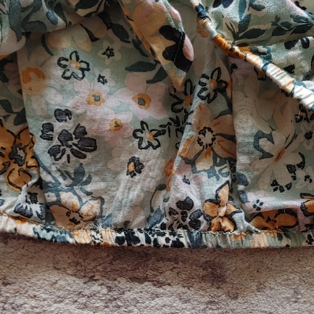 🍁2 For 20! AE Floral Cream Crop Blouse with Puff Sleeves - Picture 6 of 12